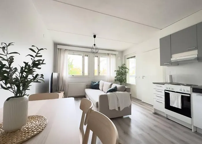 Hyvat Loylyt Ja Mahtavat Unet! Merenranta- Loistavat Yhteydet- 4 Nukkujaa!