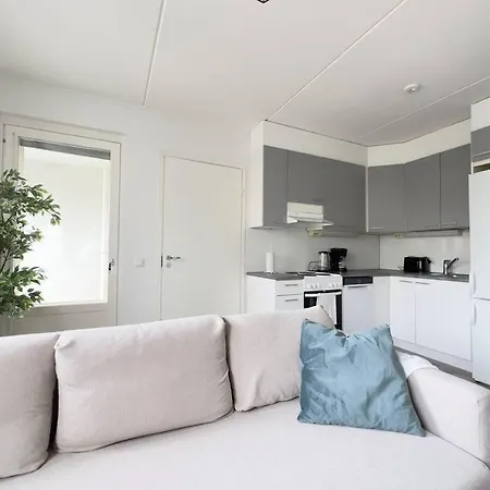 Hyvat Loylyt Ja Mahtavat Unet! Merenranta- Loistavat Yhteydet- 4 Nukkujaa! Lejlighed