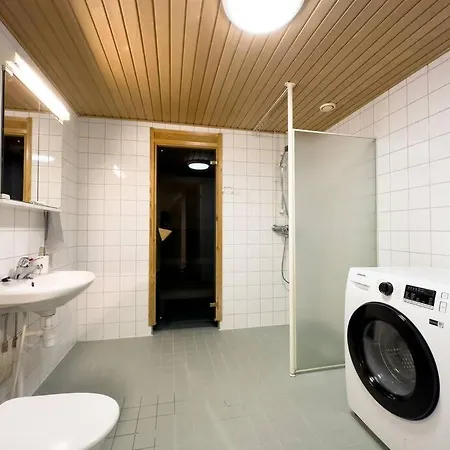 Hyvat Loylyt Ja Mahtavat Unet! Merenranta- Loistavat Yhteydet- 4 Nukkujaa! *